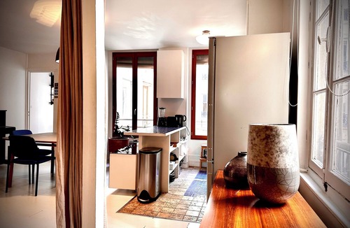 Arts-et-Metiers Apartment | Large studio 2 rooms on a charming and popular street in the Marais