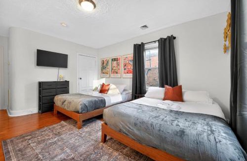 Center City West Apartment | Large Studio in Center City that Sleeps 4 with Fast Wifi