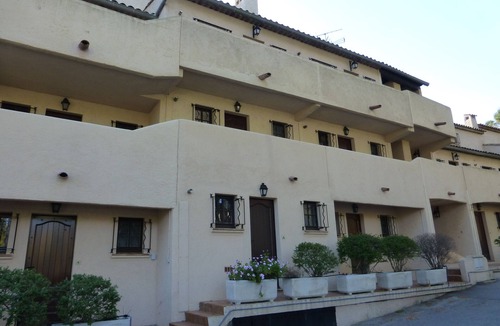 Boulouris-sur-Mer Apartment | large studio on the ground floor with terrace & swimming pool 500 m from the sea