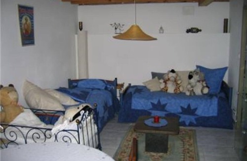 Saint-Loubouer Apartment | Large Studio surrounded by extensive garden with pool
