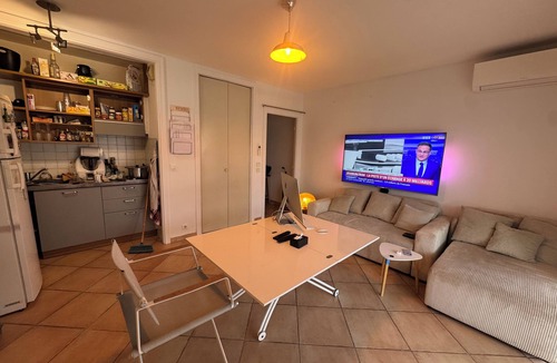 Prado - Republique Apartment | Large Studio + Terrace