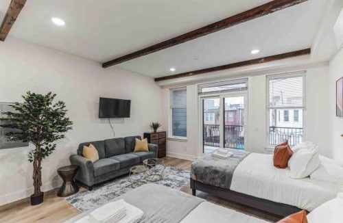North Philadelphia West Apartment | Large Studio w 2 Beds and Balcony (C)