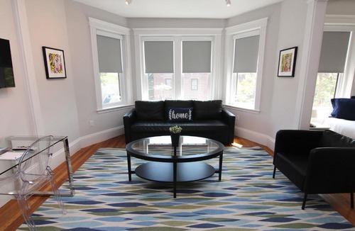 North Brookline Apartment | Large Studio w/Queen AND Sofa Bed.#38
