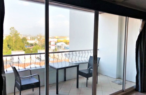South Pattaya Condo | Large Studio with Balcony - TW Platinum Suites, Jomtien