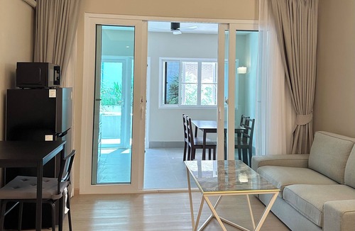 South Pattaya Hotel | Large Studio with Kitchen – 50m from Jomtien Beach