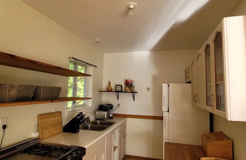 Sliammon House | Large Suite Ocean Property with Panoramic views 10 minutes to the private beach