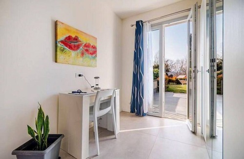 Mirasole Apartment | Large sun terrace, private garden & pool - your stylish time-out on Lake Maggiore