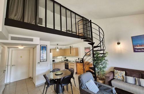 Saint-Mandrier-sur-Mer Apartment | Large terrace with sea view, recent residence, everything on foot