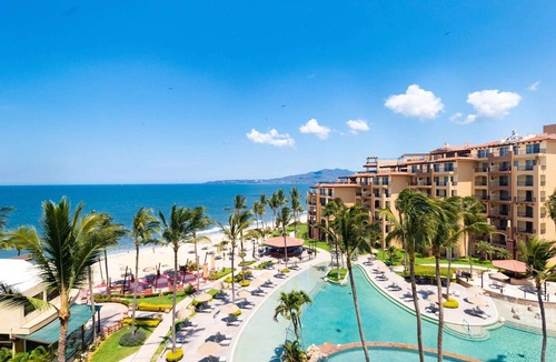 Flamingos Apartment | Large Three-Bedroom Suite at Villa del Palmar Flamingos