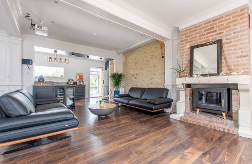 Indre-et-Loire House | Large Touraine house with swimming pool Near A10, Private park, Hammam