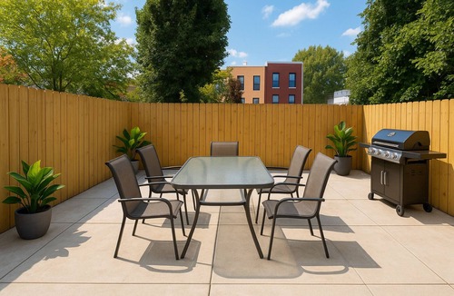 Mantua Apartment | Large University city, 5 bedRM,3 bathRM, backyard.