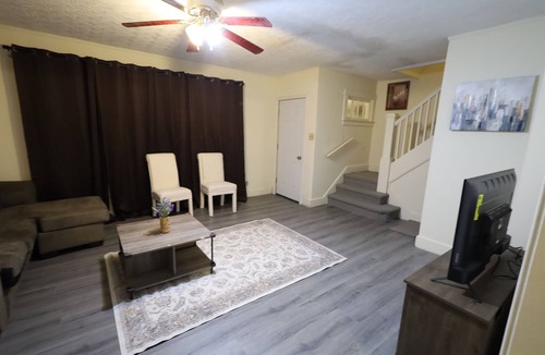 Charlton Heights House | Large Updated 3 bedroom Townhome w/mountain view nearby Kanawha river