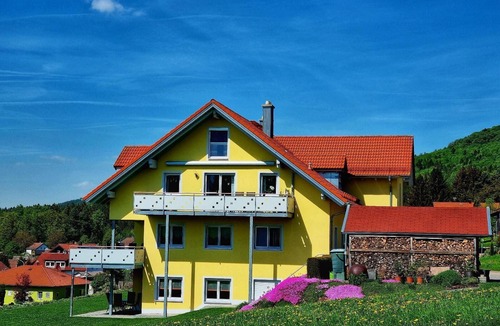Perlhutte Apartment | Large vacation apartment (100sqm) with terrace and garden