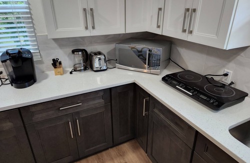 South Venice Apartment | Large Venice Studio, 8 Min To Manasota Beach/King Bed On Beautiful Acrage !