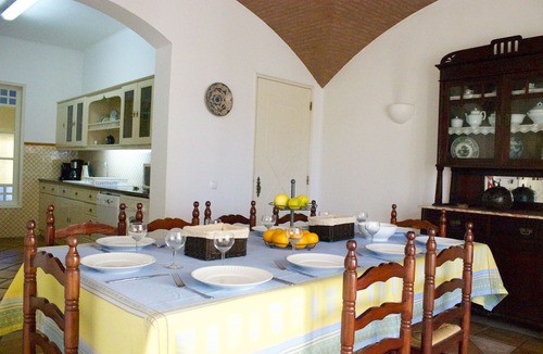 Budens Villa | Large villa - 6 rooms, garden and swimming pool in Budens, near Salema beach.