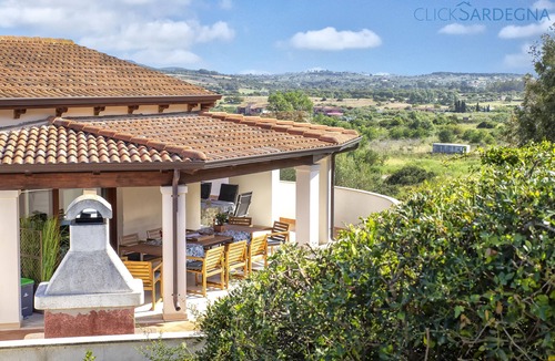 Alghero Villa | Large villa in Alghero for 12 people with private pool air conditioning and WiFi