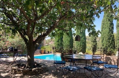 Le Pradet Villa | Large villa with pool, 1.5 kms from the beach. 10 people max