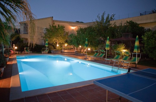 Casa Papa Villa | Large villa with solar htd pool,tennis court,jacuzzi hot tub,playground for kids