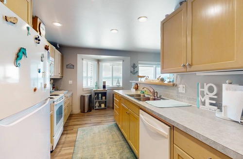 Seabeck House | Large waterfront beach house with hot tub, game room, & private beach access