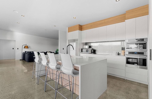 Mangawhai Heads House | Large Waterfront Mangawhai Holiday Home Enjoy the Beaches