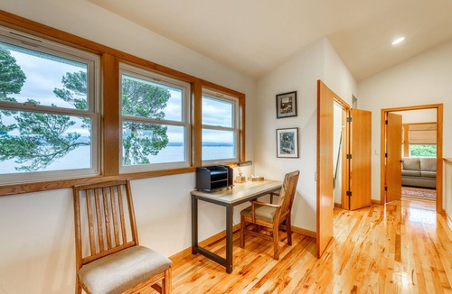 Eureka House | Large, waterfront, Manila Cove home w/a covered deck, BBQ, & bay views