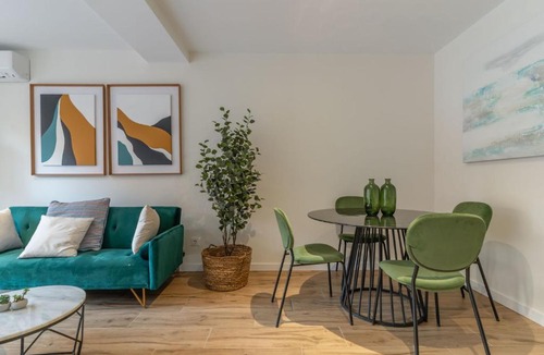 Almenara Apartment | Large with terrace- 2Bd 1.5Bth- Plaza Castilla