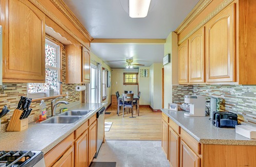 Cheektowaga House | Large Yard | Deck | 20 Min to Highmark Stadium