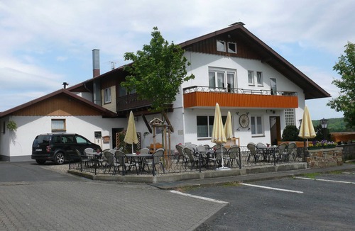 Bringhausen House | Larger comfortable double room/multi-bed room/apartment - Waldhotel