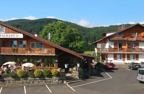 Bringhausen House | Larger comfortable double room/multi-bed room/apartment - Waldhotel