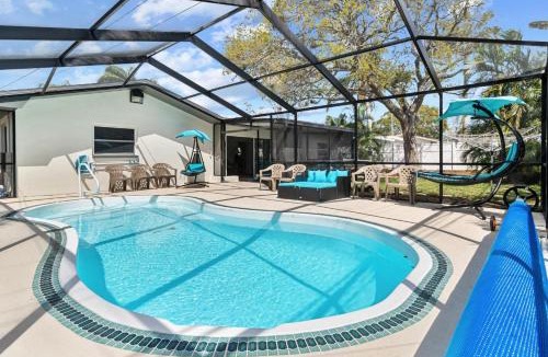 Largo House | Largo, Fl Heated Pool 8 Beds 1 Mile to Beach Pets