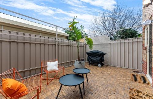 Largs Bay House | Largs Bay Stay - Relaxed Beachside Retreat with BBQ
