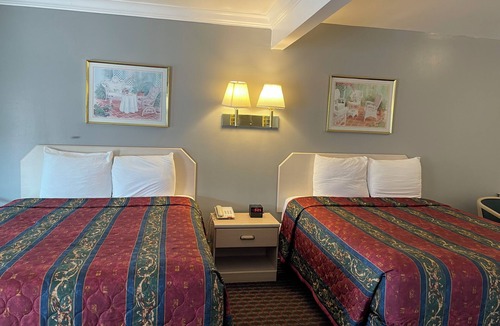 Willits Hotel | Lark Motel