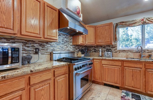 Larkspur House | Larkspur Trail - Pool Table, Gourmet Kitchen, Outdoor Living
