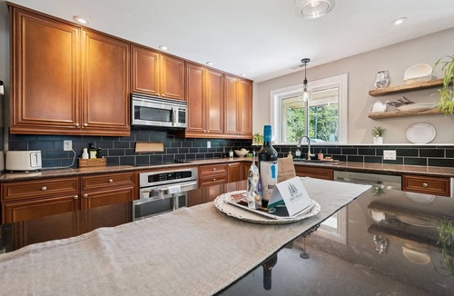 South Bruce Peninsula House | Larkwhistle | SAUNA | CHICKENS | Near BEACHES