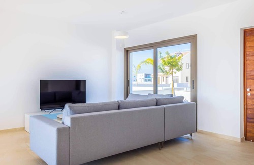 Softades Villa | Larnaca Blue 7 - Three Bedroom Villa, Sleeps 6
