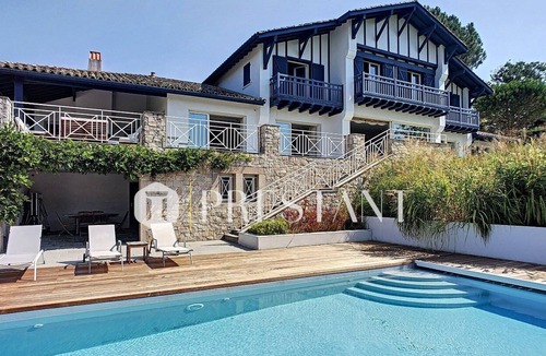 Arbonne House | LARRARTEA - REMARKABLE VILLA CLASSIFIED 5 STARS