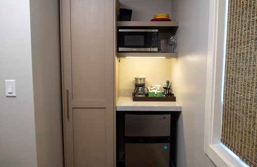 Two Harbors Hotel | Larsmont Cottages