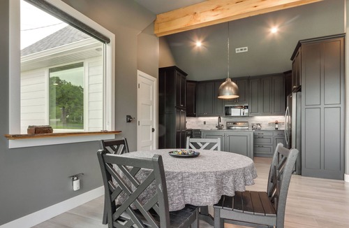 Rogers Apartment | 'larue Rendezvous' Luxe Stay at Historic Site