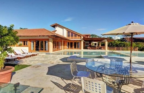 Casa de Campo Villa | Las Colinas