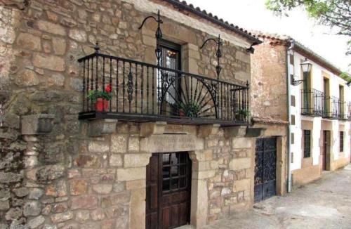 Almajano House | Las Frascuelas