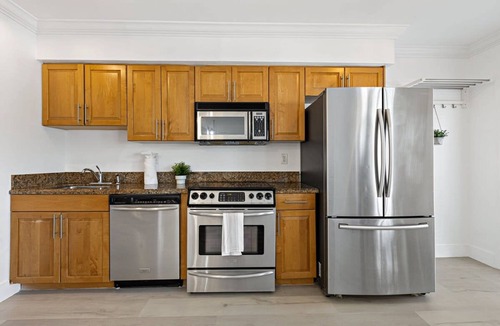 Hendricks and Venice Isles Apartment | Las Olas Blvd Exclusive Apt With Waterview