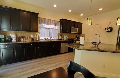 Arden House | Las Vegas house, Strip, 2 x garage, EV 40A Charger 10 minutes to strip