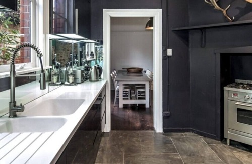 Ballarat House | Lascelles: Modern Comfort in the Heart of Ballarat
