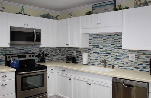 Shipyard Plantation Villa | Last minute open weekend July 11 &12 8 min walk to Shipyard beach w/locker