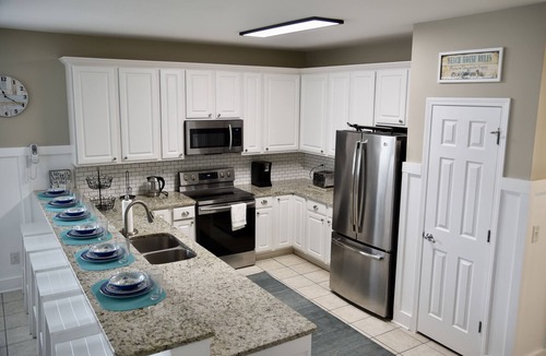 Surfside Beach House | LATE AUG&SEPT 2026 WEEKS-20% DISCOUNTED BASE RATE-INLCUDES LINENS/CLEANING/BBQ