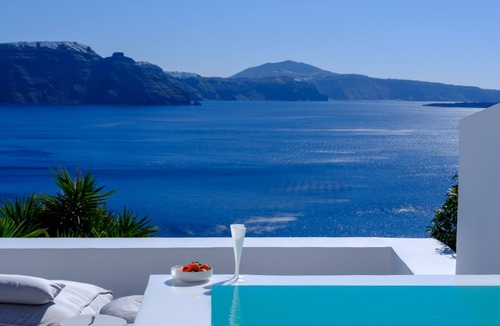 Oia Villa | Lathouri Cave