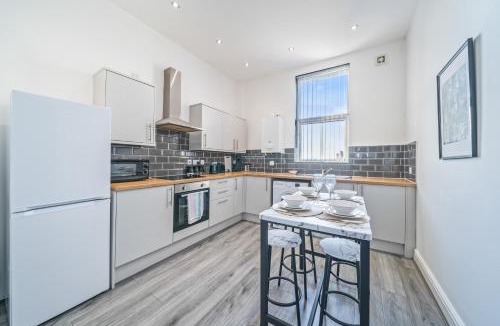 Vauxhall Apartment | Latimer Flat 3 - Spacious 2BR Sleeps 6 with WiFi
