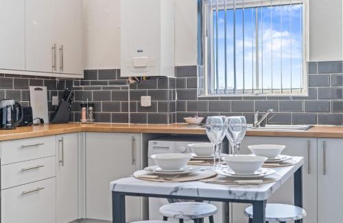 Vauxhall Apartment | Latimer Flat 3 - Spacious 2BR Sleeps 6 with WiFi