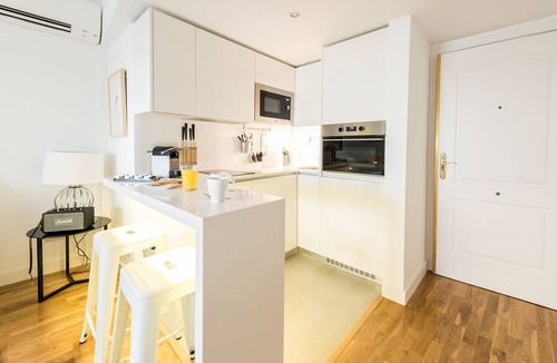 Embajadores Apartment | Latina Suite