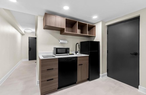 Tinton Falls Hotel | Latitude Suites Tinton Falls, part of Unscripted by Hyatt